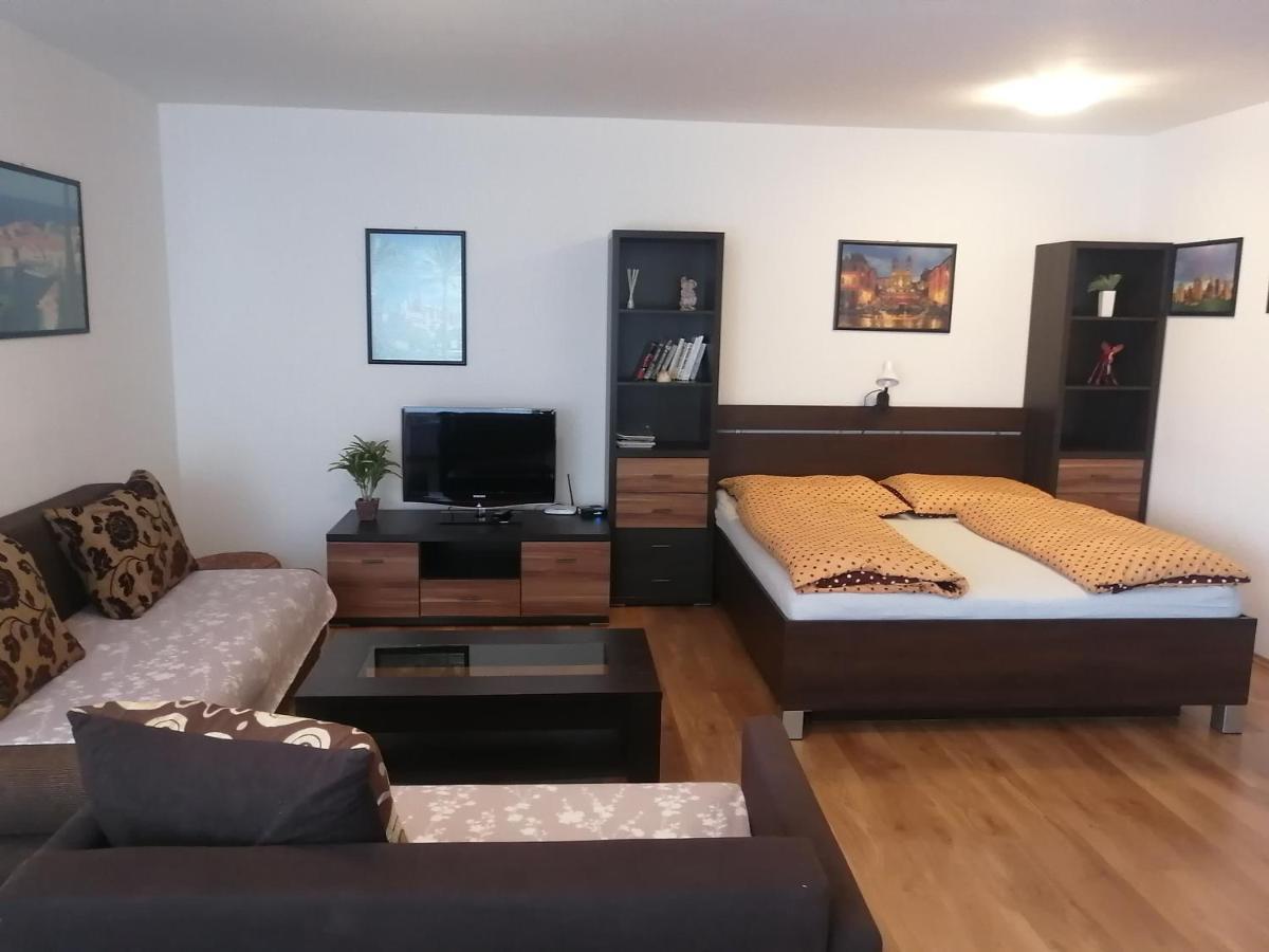 Modern City Center Apartment With Private Parking Martin Bagian luar foto