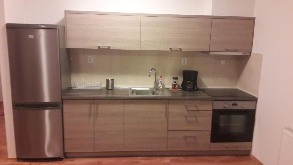 Modern City Center Apartment With Private Parking Martin Bagian luar foto